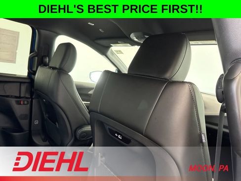 New 2027 Chrysler Pacifica Select AWD/4WD image 14