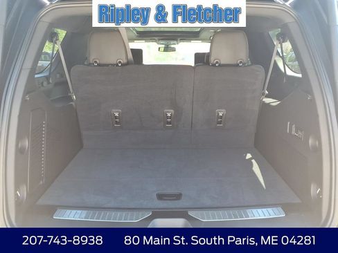 Used 2021 GMC Yukon XL AT4 w/ AT4 Premium Plus Package AWD/4WD image 11