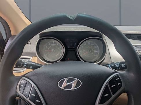 Used 2013 Hyundai Elantra GLS w/ Preferred Pkg FWD image 28