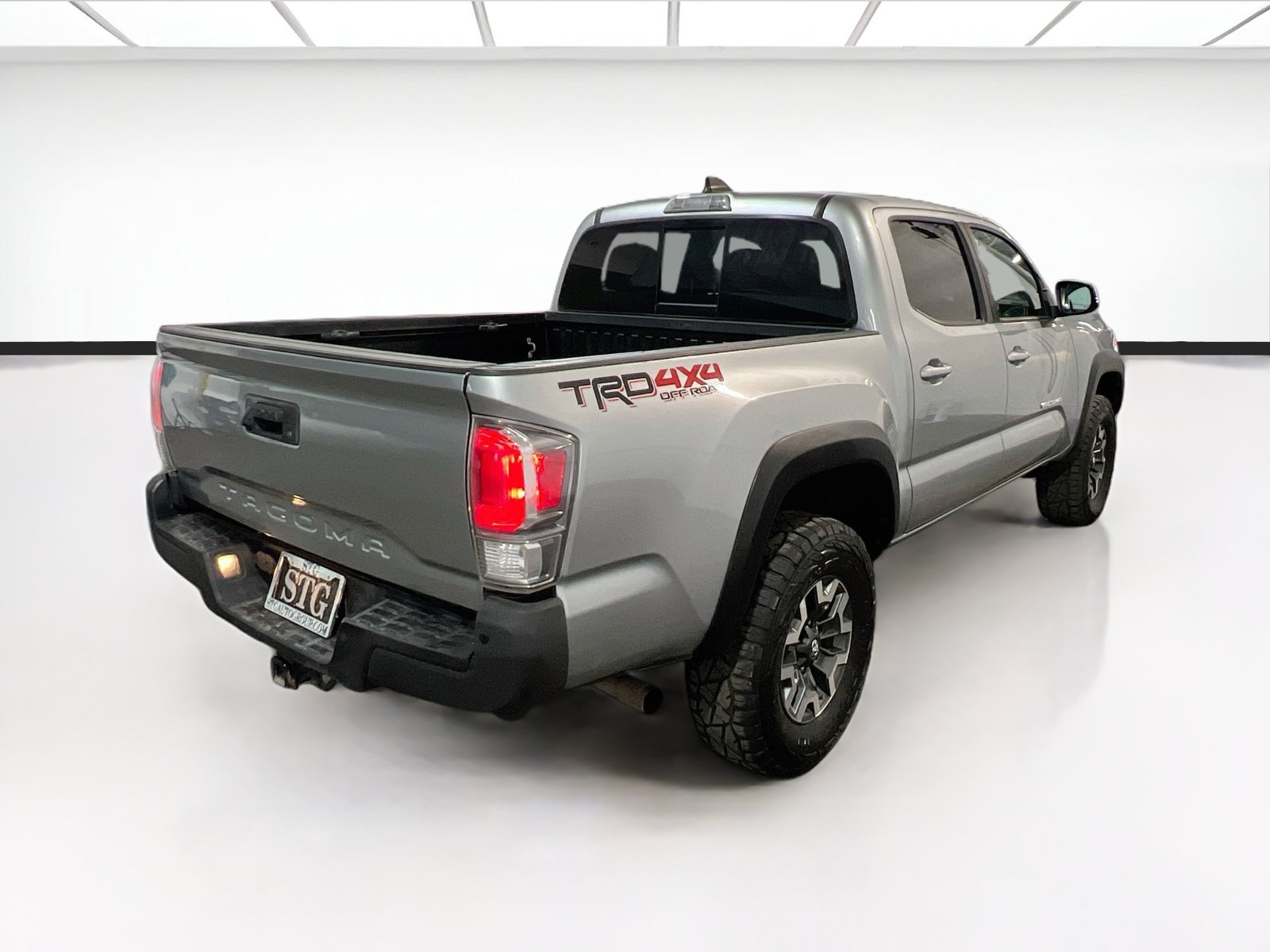 Used 2023 Toyota Tacoma TRD Off-Road w/ Technology Package AWD/4WD image 4