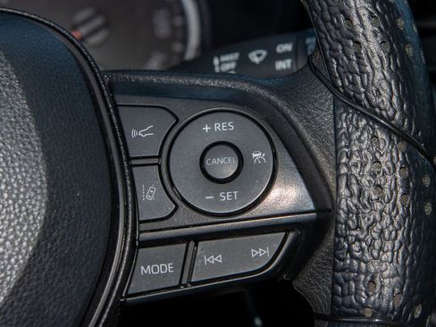 Used 2022 Toyota RAV4 LE image 31