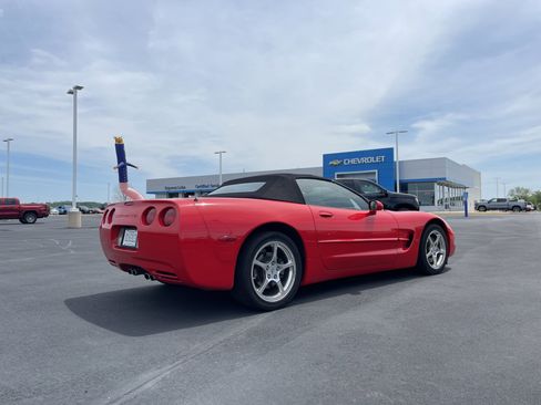 Used 2001 Chevrolet Corvette Convertible w/ Preferred Equipment Group2 RWD image 3