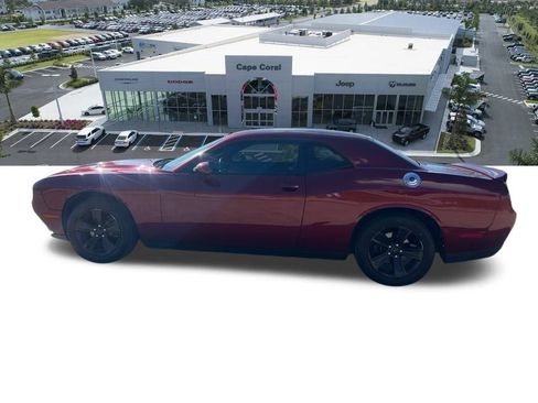 Used 2020 Dodge Challenger SXT RWD image 18