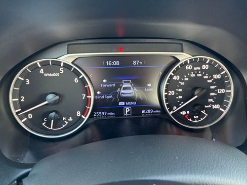 Used 2025 Nissan Altima 2.5 SV image 42