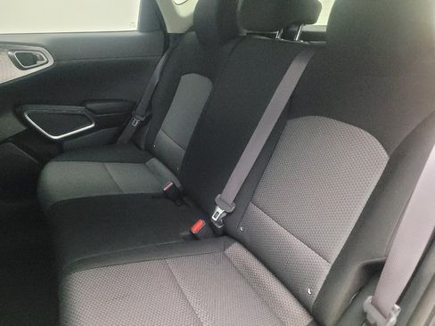 Used 2022 Kia Soul LX FWD image 18