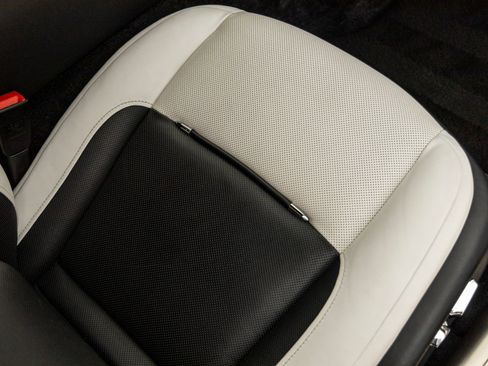 Used 2018 Rolls-Royce Wraith RWD image 46