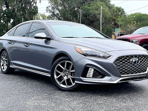 Used 2018 Hyundai Sonata Limited FWD image 2