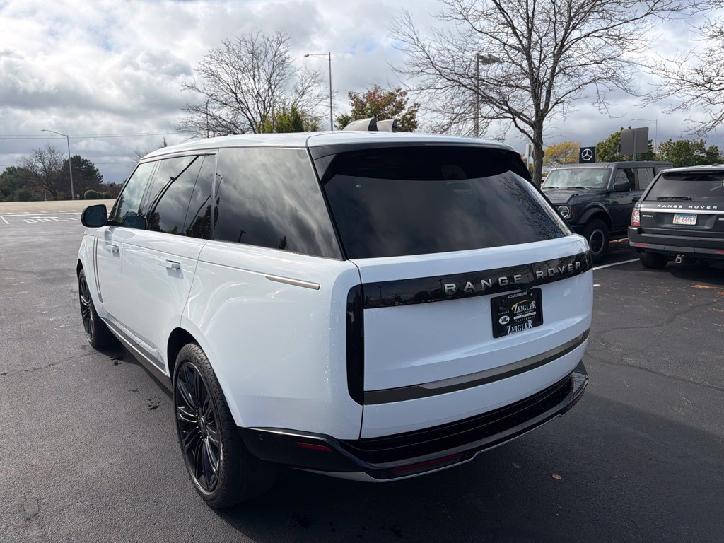 Used 2025 Land Rover Range Rover Long Wheelbase SE AWD/4WD image 3