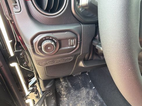 New 2026 Jeep Wrangler Unlimited Rubicon AWD/4WD image 20