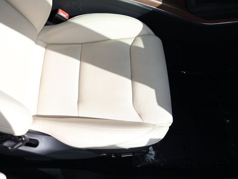 Used 2023 Tesla Model X image 29