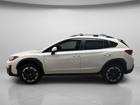 Used 2021 Subaru Crosstrek 2.0i Premium image 2