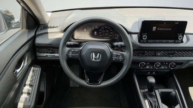 Used 2023 Honda Accord LX image 10
