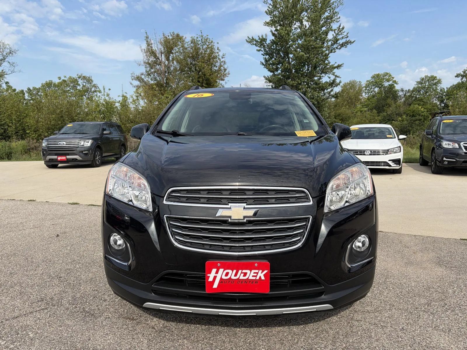Used 2016 Chevrolet Trax LTZ w/ Midnight Edition AWD/4WD image 2
