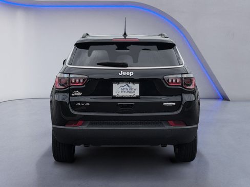 Used 2024 Jeep Compass Latitude w/ Altitude Special Edition AWD/4WD image 6