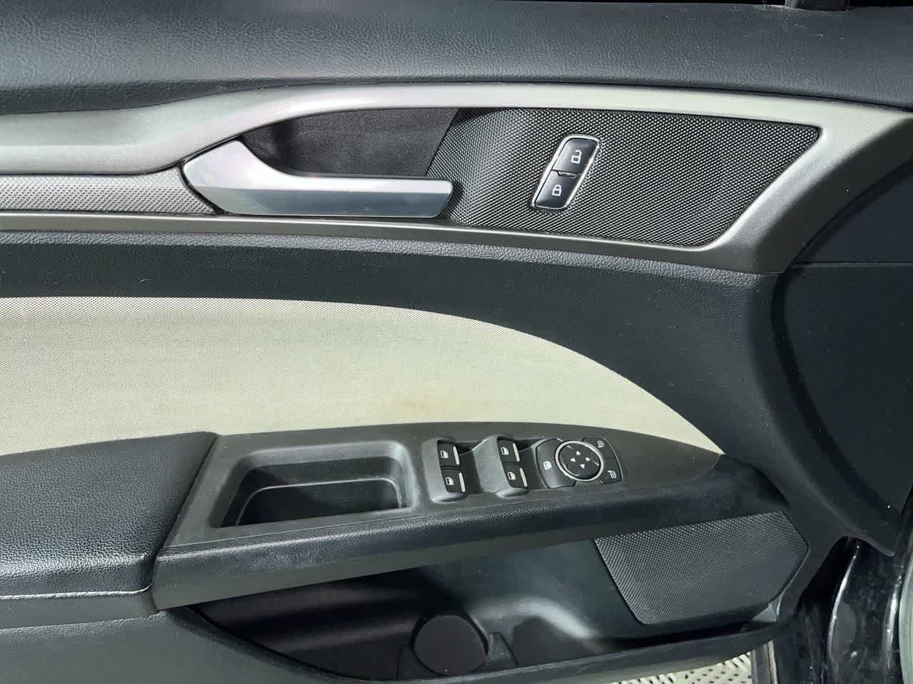 Used 2017 Ford Fusion S FWD image 13