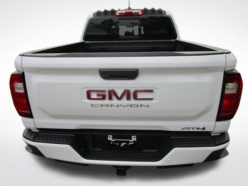 Used 2025 GMC Canyon AT4 w/ Technology Plus Package image 9