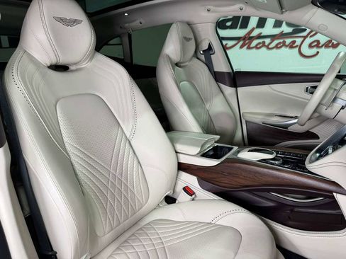 Used 2021 Aston Martin DBX image 17