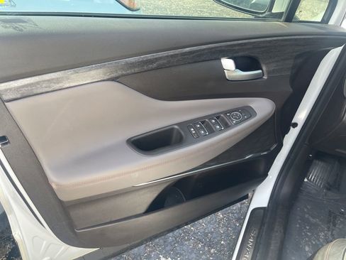 Used 2019 Hyundai Santa Fe Limited FWD image 18