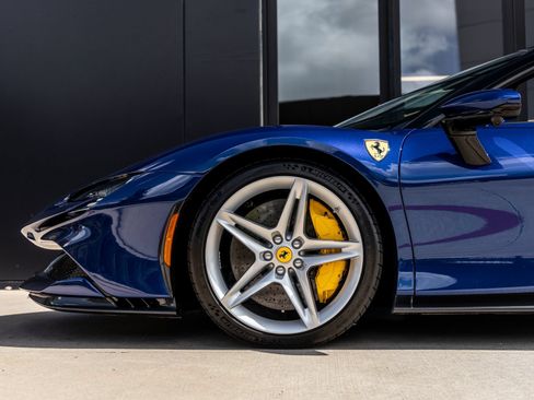 Used 2022 Ferrari SF90 Spider AWD/4WD image 17