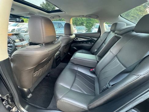 Used 2015 INFINITI Q70 Hybrid w/ Deluxe Touring Package image 10