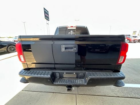 Used 2016 Chevrolet Silverado 1500 High Country w/ High Country Premium Package AWD/4WD image 3