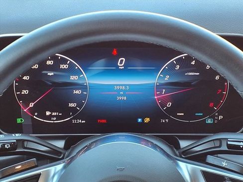 Used 2025 Mercedes-Benz GLC 300 image 10