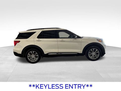 Used 2022 Ford Explorer XLT w/ Equipment Group 202A RWD image 9