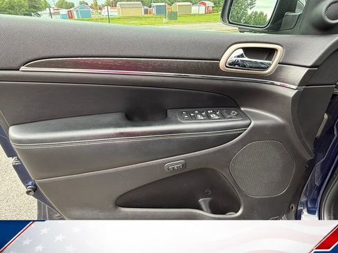 Used 2017 Jeep Grand Cherokee Limited AWD/4WD image 15