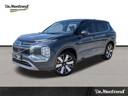 New 2025 Mitsubishi Outlander SE