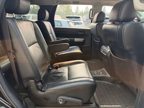 Used 2018 Toyota Sequoia TRD Sport AWD/4WD image 22