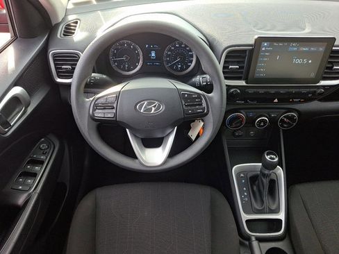 Used 2020 Hyundai Venue SE image 11