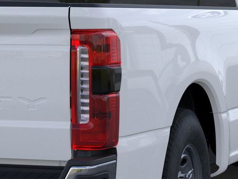 New 2026 Ford F250 XL w/ 360-Degree Camera Package RWD image 21