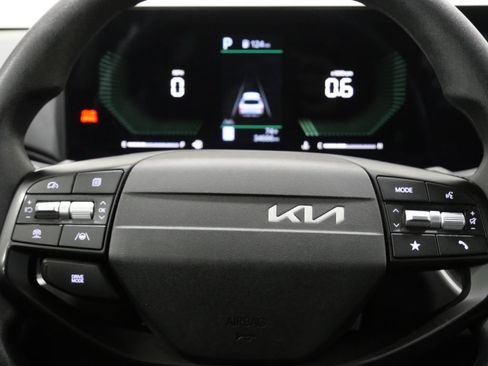 Used 2025 Kia K4 FWD image 16