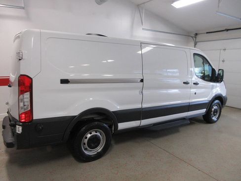 Used 2018 Ford Transit 250 148 Low Roof RWD image 4
