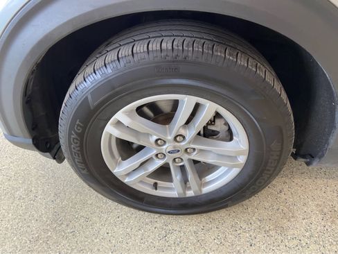 Used 2023 Ford Explorer XLT w/ Equipment Group 202A image 13