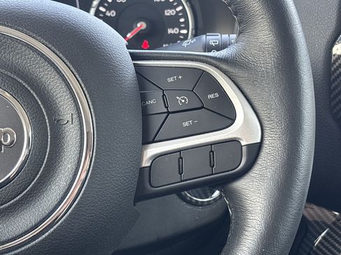Used 2023 Jeep Renegade Latitude w/ Premium Group AWD/4WD image 6
