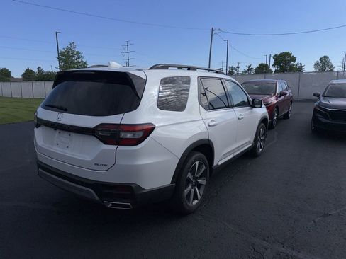 Used 2025 Honda Pilot Elite image 7