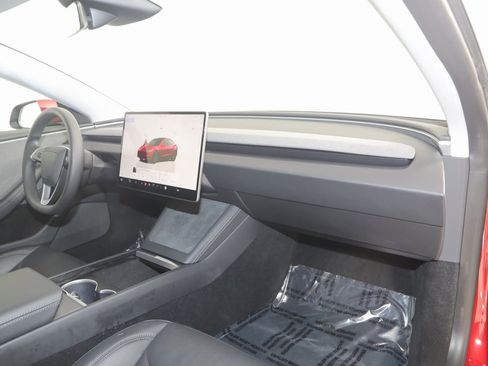 Used 2024 Tesla Model 3 Standard Range image 44