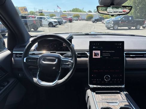 Used 2025 GMC Sierra EV Denali AWD/4WD image 15