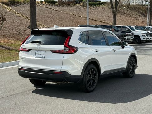 Used 2023 Honda CR-V LX image 5