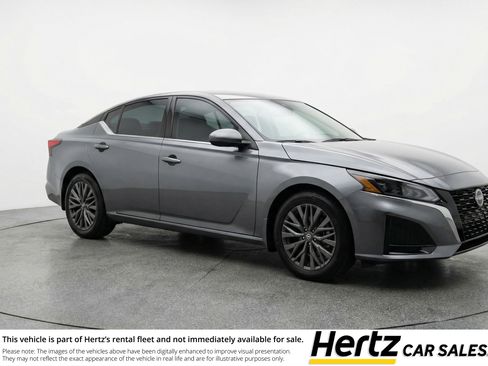 Used 2025 Nissan Altima 2.5 SV FWD image 1