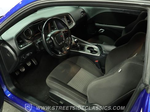 Used 2022 Dodge Challenger R/T Scat Pack w/ Driver Convenience Group RWD image 4