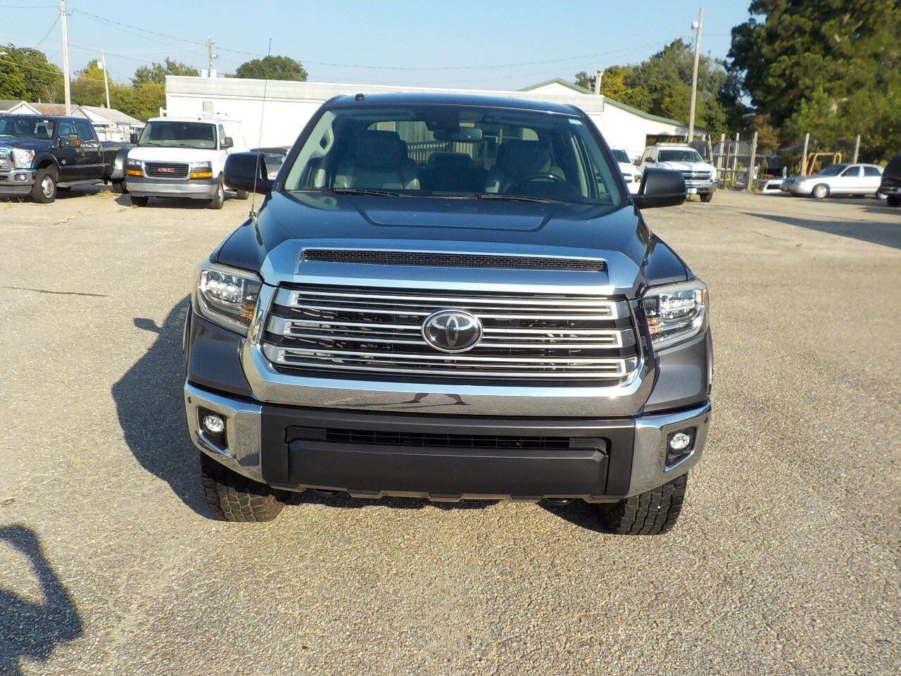 Used 2018 Toyota Tundra Limited w/ Limited Premium Package AWD/4WD image 9