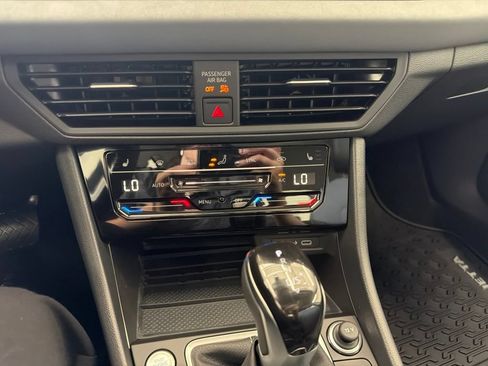 New 2026 Volkswagen Jetta SE FWD image 17