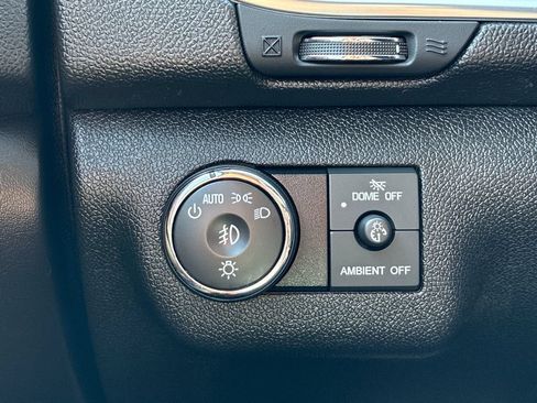 Used 2017 Chevrolet Traverse LT w/ Style and Technology Package AWD/4WD image 21