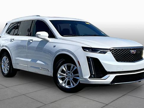 Used 2024 Cadillac XT6 Luxury FWD image 2