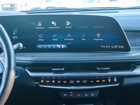 Used 2024 Cadillac XT4 Sport w/ Technology Package image 12