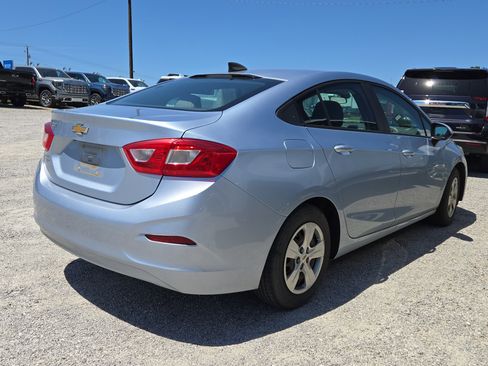 Used 2017 Chevrolet Cruze LS FWD image 4
