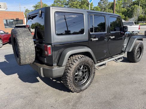 Used 2018 Jeep Wrangler Unlimited Sport S AWD/4WD image 6