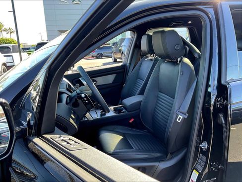 Used 2025 Land Rover Discovery Sport Dynamic SE image 27